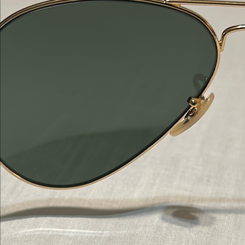 NWOT. Ray-Ban Gold Frame Sunglasses with Dark Lenses - Picture 7 of 8